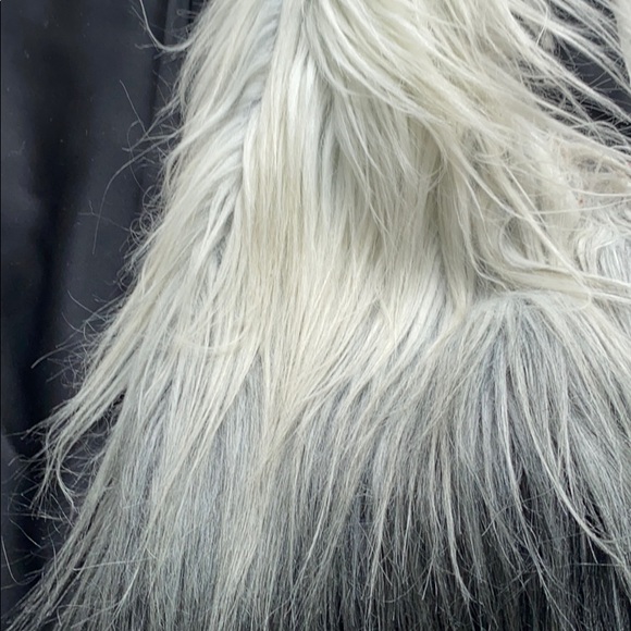 ๐จFlash Sale ๐จ KENSIE Ombrรฉ Faux Fur Vest - Picture 8 of 11